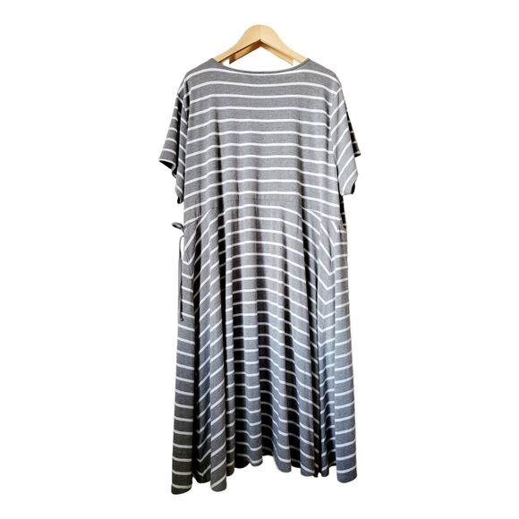 Torrid Women's Gray Striped Surplice Faux Wrap Dress Plus Size 4X Casual Travel - Picture 4 of 9